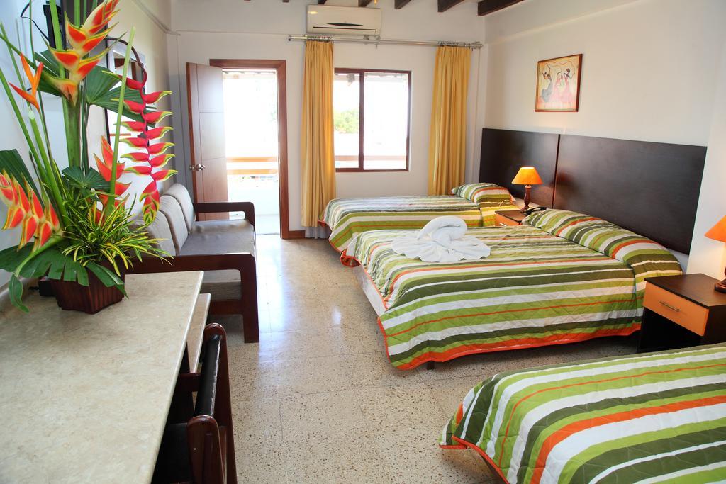 Hotel Puerto Ballesta Tonsupa Habitación foto