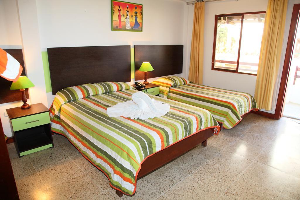 Hotel Puerto Ballesta Tonsupa Habitación foto